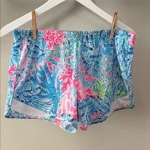 Lilly Pulitzer Ocean View Luxletic Shorts M